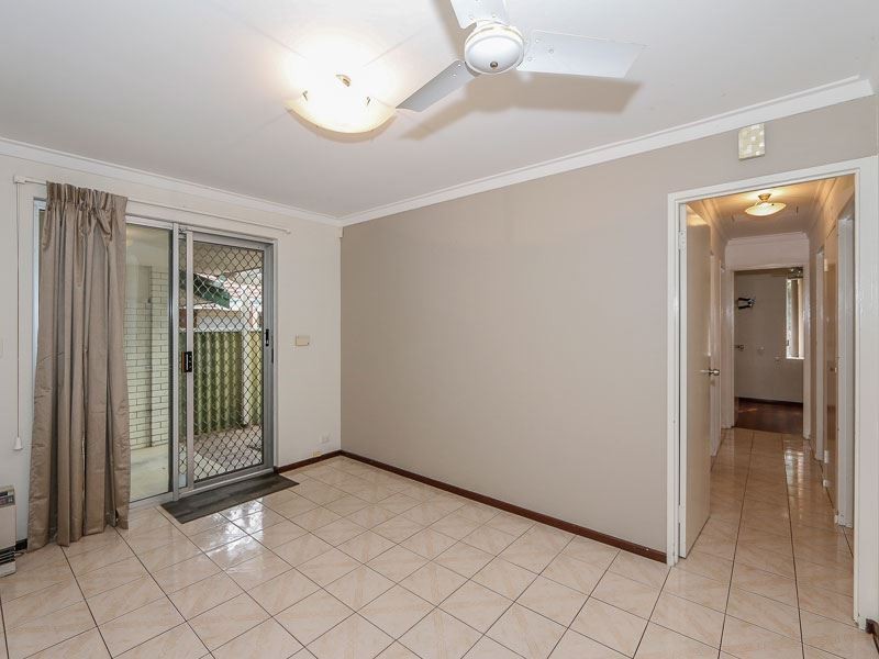 2/116 Winterfold Road, Kardinya WA 6163