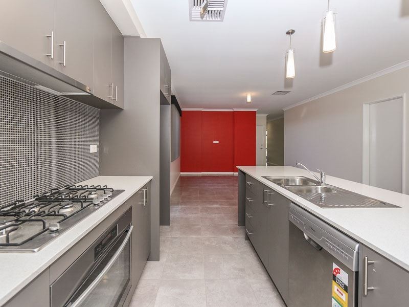 19 Ruffle Approach, Piara Waters WA 6112