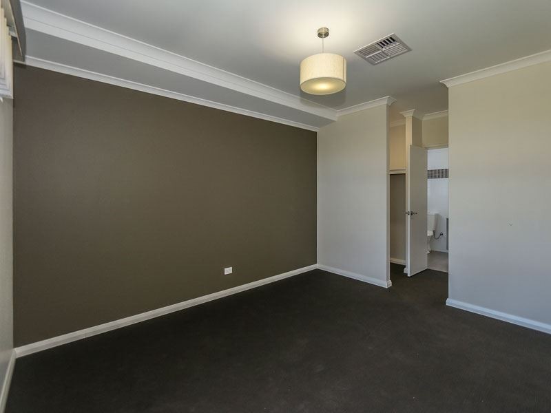 19 Ruffle Approach, Piara Waters WA 6112