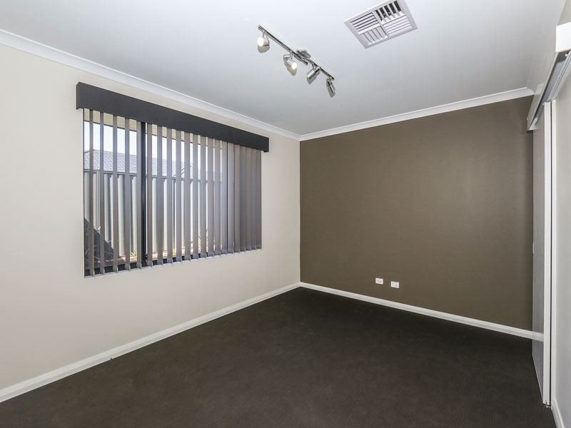 19 Ruffle Approach, Piara Waters WA 6112