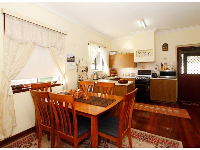 2 Collick Street, Hilton WA 6163