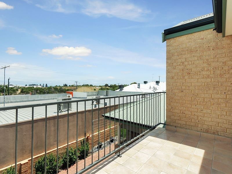 13/14 Boyd Crescent, Hamilton Hill WA 6163