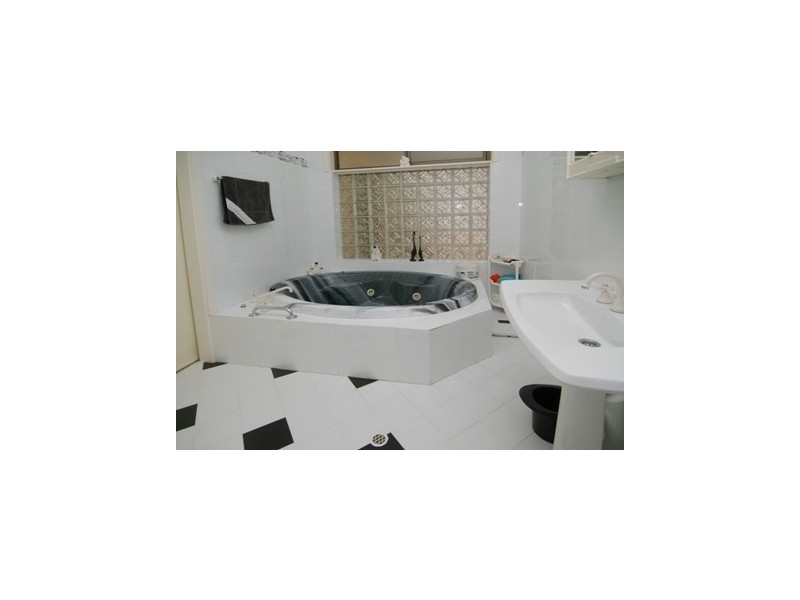 12 O’Loughlin Avenue, Risdon Park SA 5540