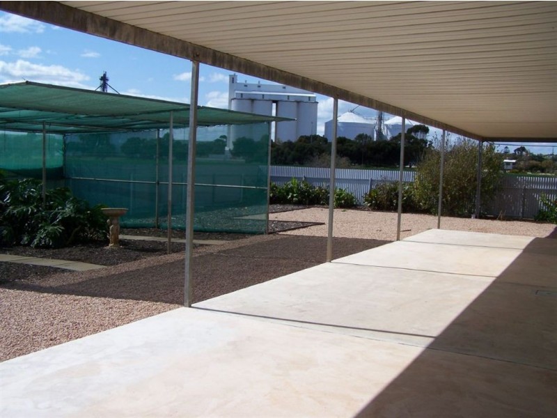 9 Frith Road, Crystal Brook SA 5523