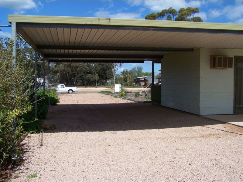 9 Frith Road, Crystal Brook SA 5523