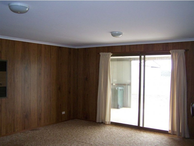 9 Frith Road, Crystal Brook SA 5523