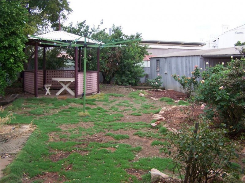 12 Park St, Solomontown SA 5540