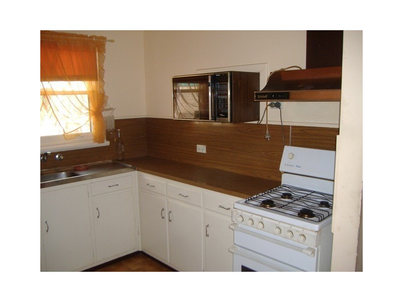 35 First Street, Quorn SA 5433
