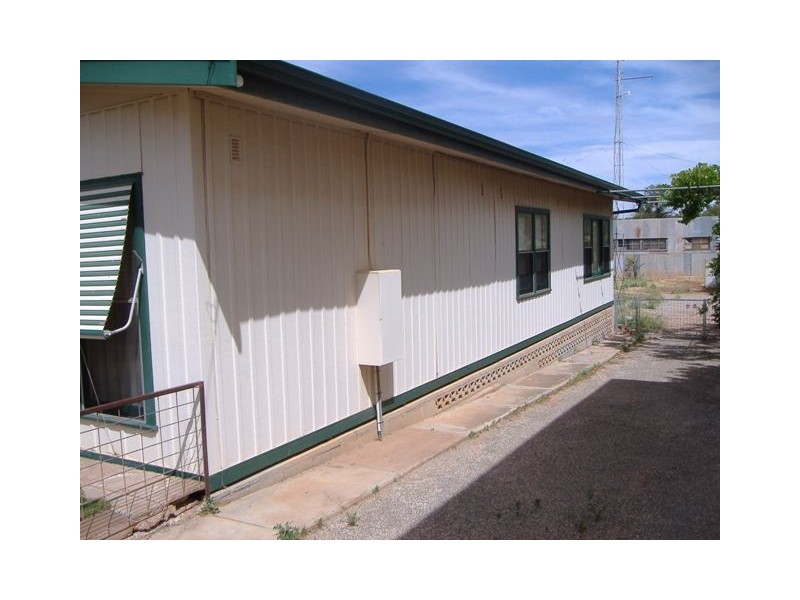 35 First Street, Quorn SA 5433