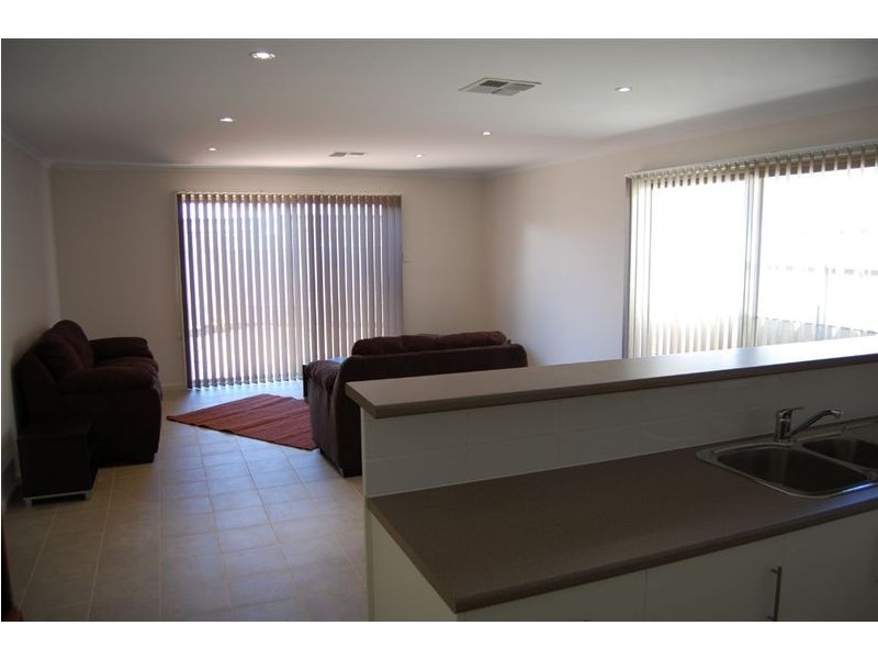 16 Mathews Street, Port Augusta West SA 5700