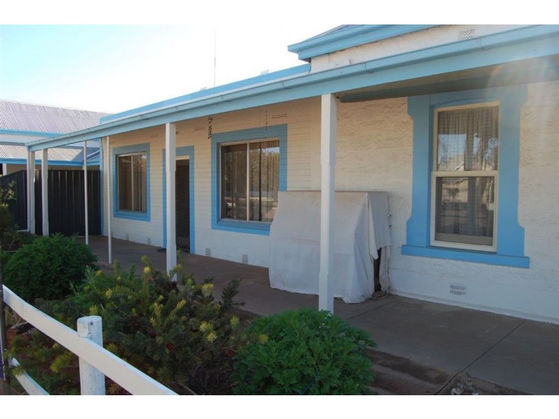 14 First Street, Quorn SA 5433