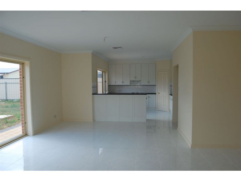 1 McConnal Road, Stirling North SA 5710