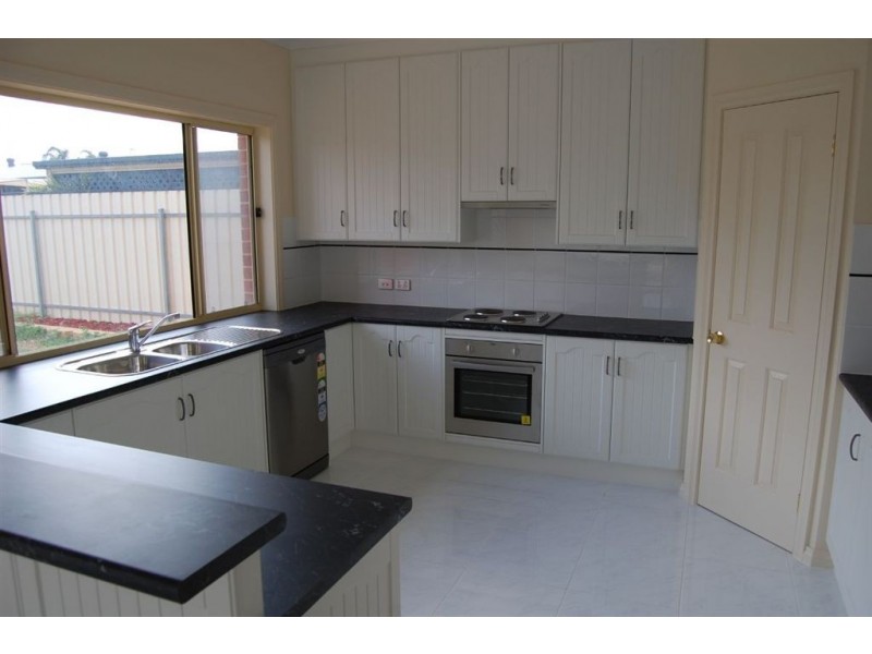 1 McConnal Road, Stirling North SA 5710