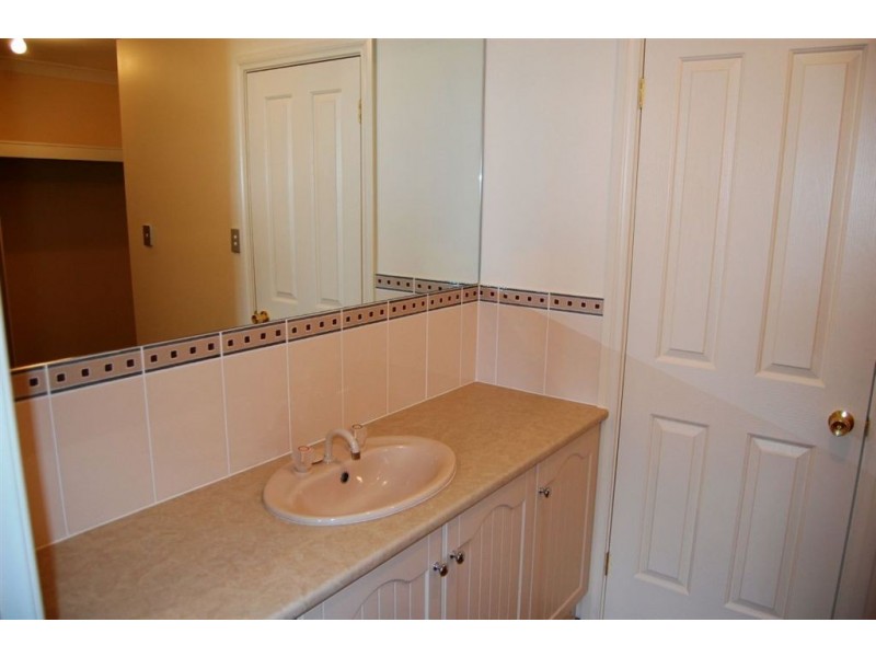 1 McConnal Road, Stirling North SA 5710