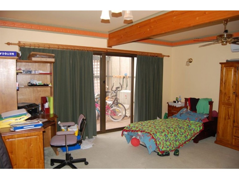 37 Simmons Crescent, Port Augusta West SA 5700