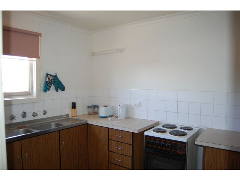 8 Edwards Street, Stirling North SA 5710