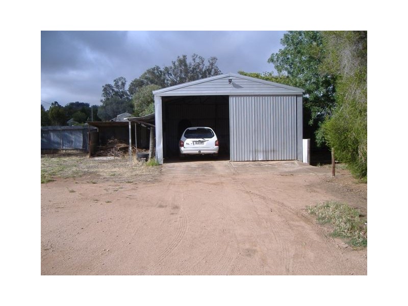 24 Stuart Street, Melrose SA 5483