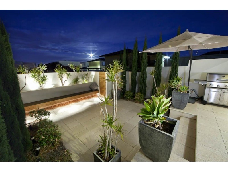 2/24 Seaview Road, West Beach SA 5024