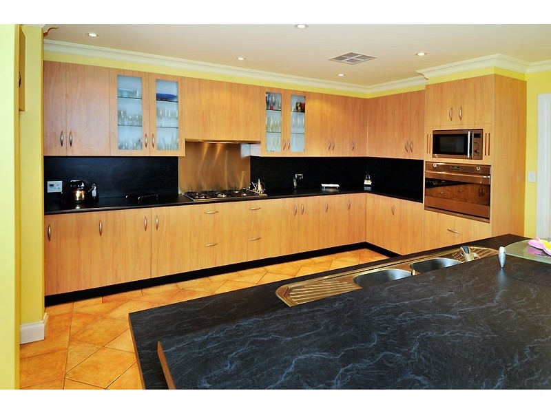 10 Simcock Street, West Beach SA 5024