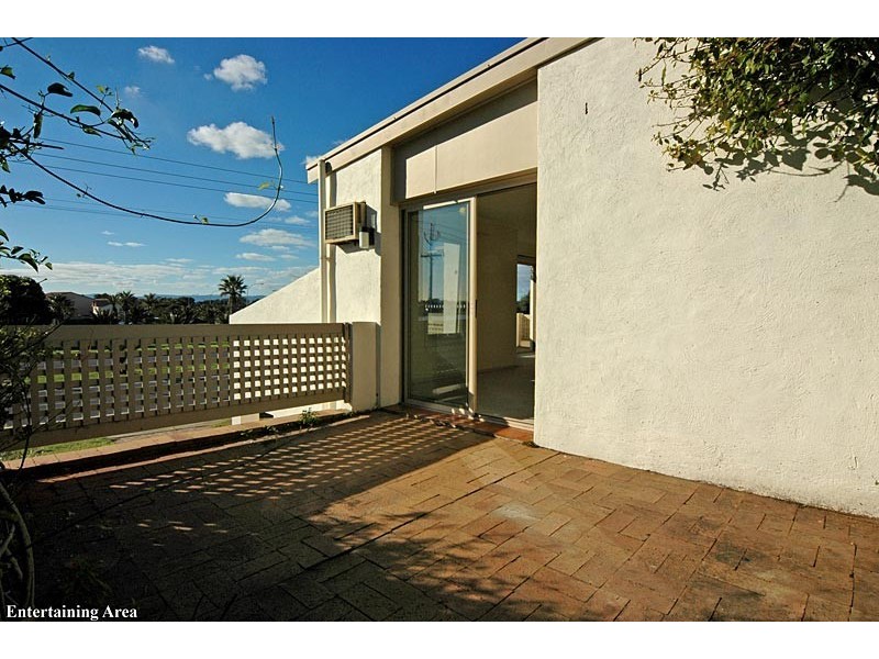 15 Military Road, Tennyson SA 5022