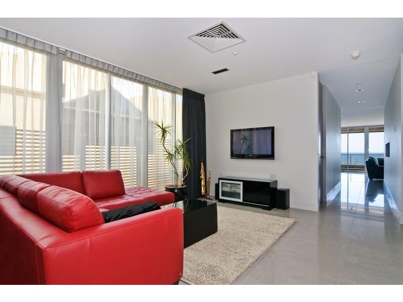 31/8-9 North Esplanade, Glenelg North SA 5045