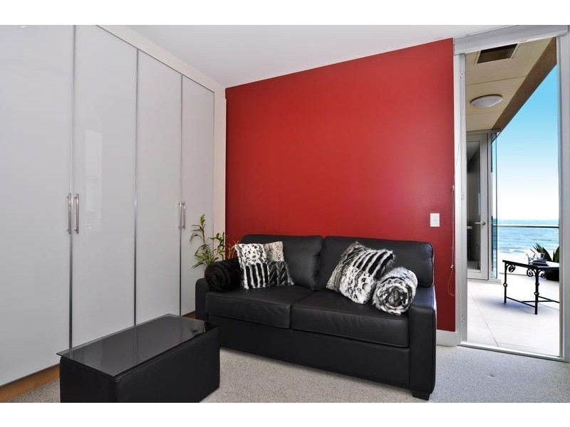 31/8-9 North Esplanade, Glenelg North SA 5045