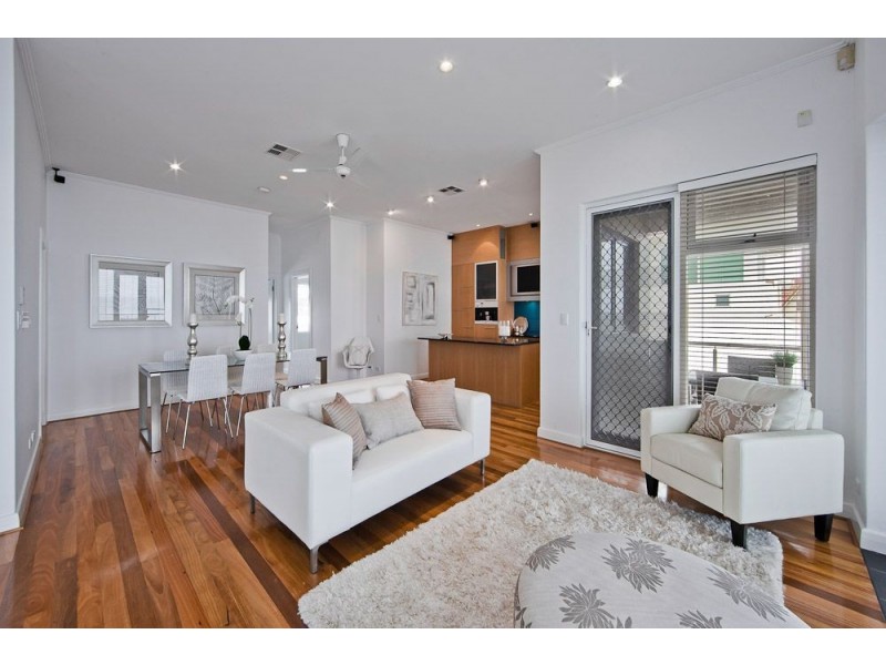 137 Esplanade, Henley Beach South SA 5022