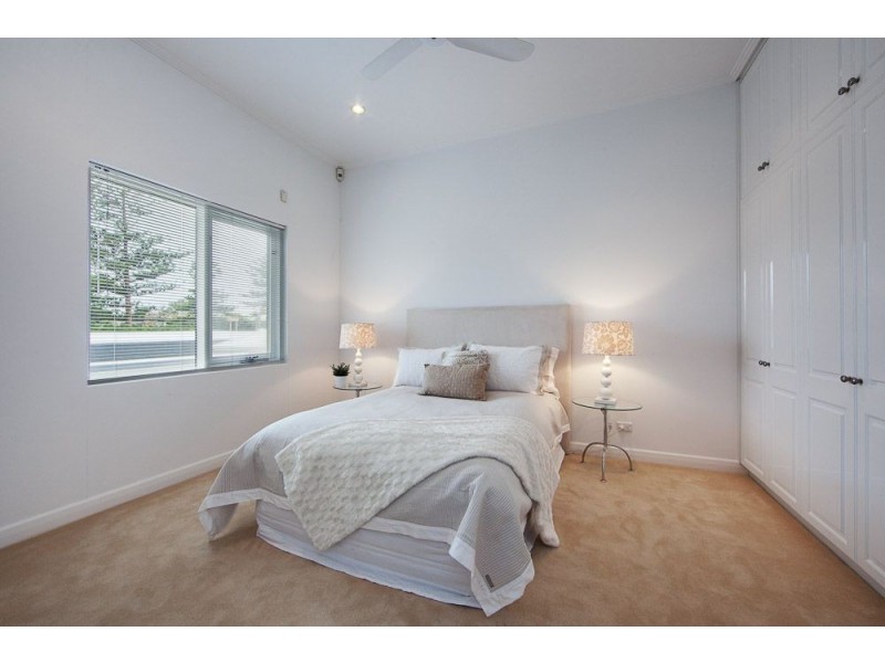 137 Esplanade, Henley Beach South SA 5022