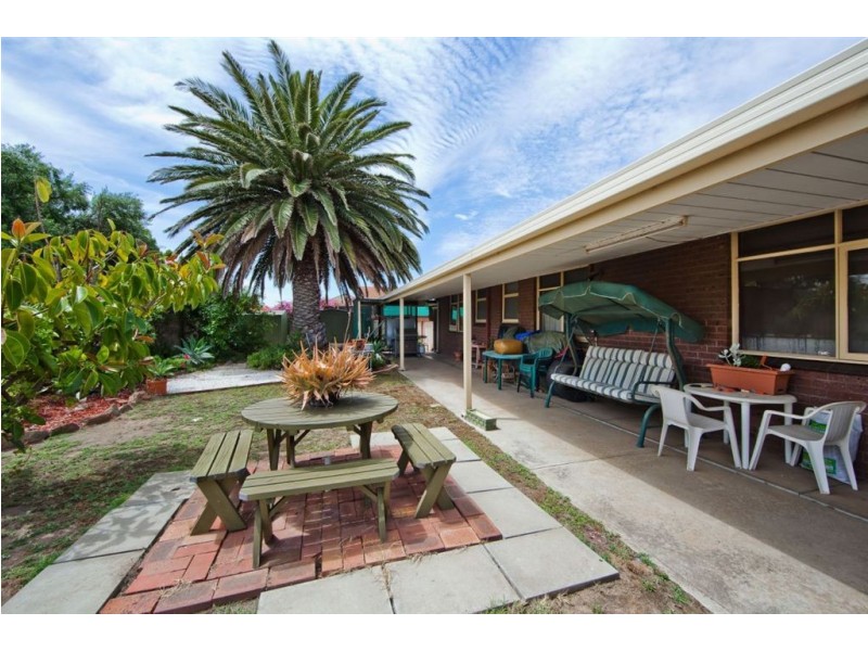 2 Mallacoota Place, West Lakes Shore SA 5020