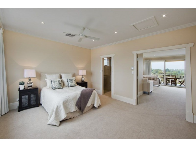 154 Seaview Road, Henley Beach South SA 5022