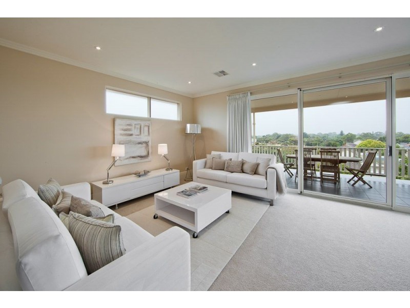 154 Seaview Road, Henley Beach South SA 5022