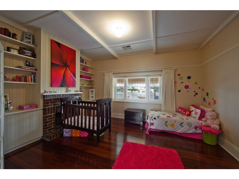 154 Seaview Road, Henley Beach South SA 5022