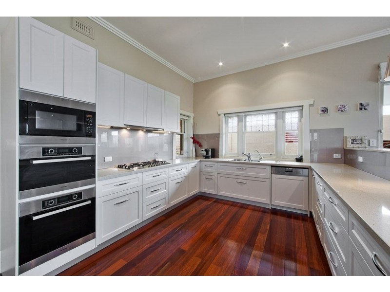 154 Seaview Road, Henley Beach South SA 5022