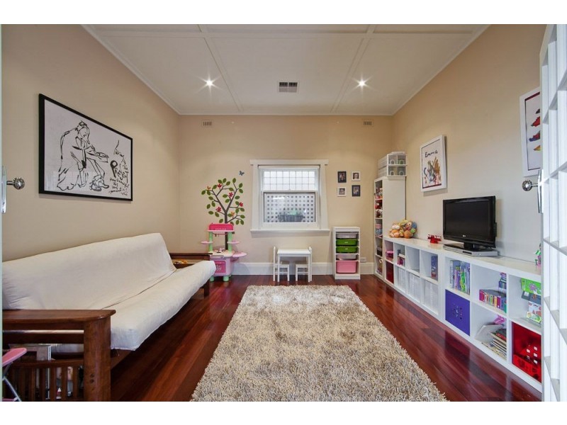 154 Seaview Road, Henley Beach South SA 5022