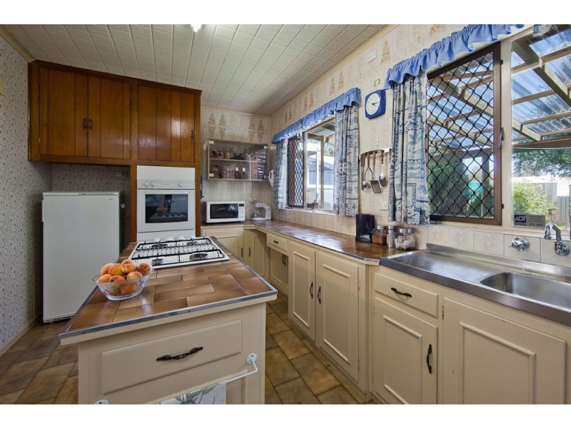 7 Leabrook Drive, Para Hills SA 5096