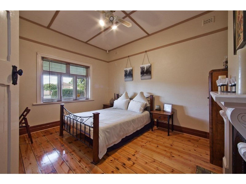 8 Farr Street, Woodville North SA 5012