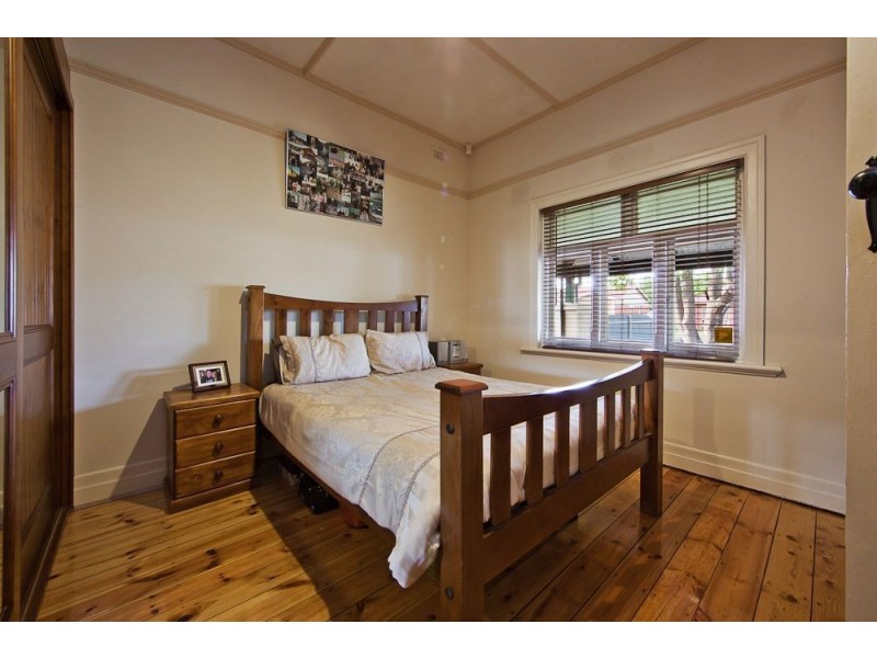 8 Farr Street, Woodville North SA 5012