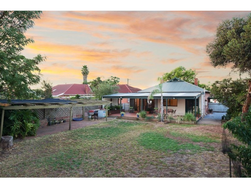 8 Farr Street, Woodville North SA 5012