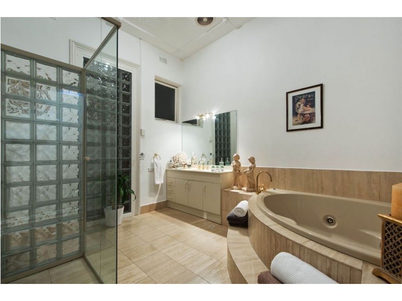 235 Esplanade, Henley Beach SA 5022