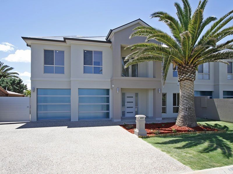 21 Nambour Crescent, West Lakes Shore SA 5020