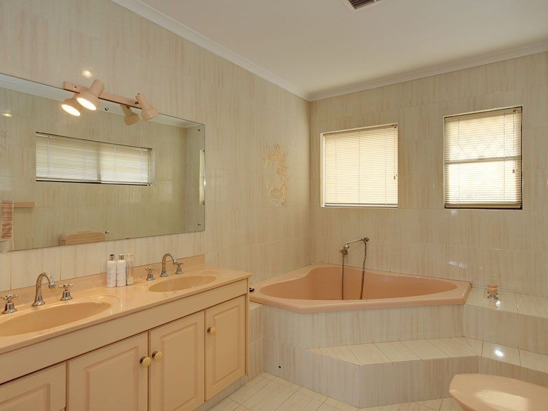 13 Waikiki Court, West Lakes SA 5021