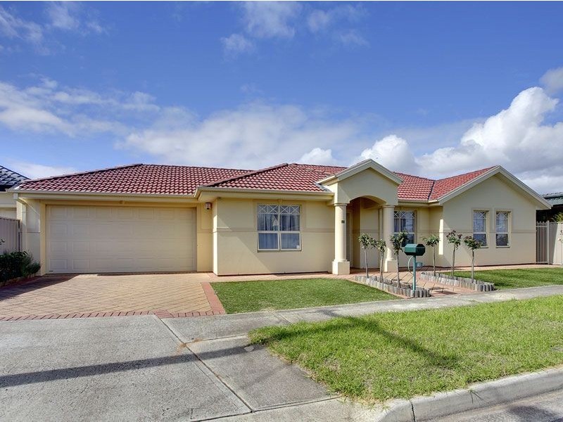 15 Fourth Avenue, Seaton SA 5023