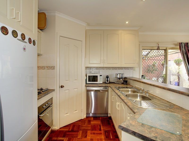 15 Fourth Avenue, Seaton SA 5023