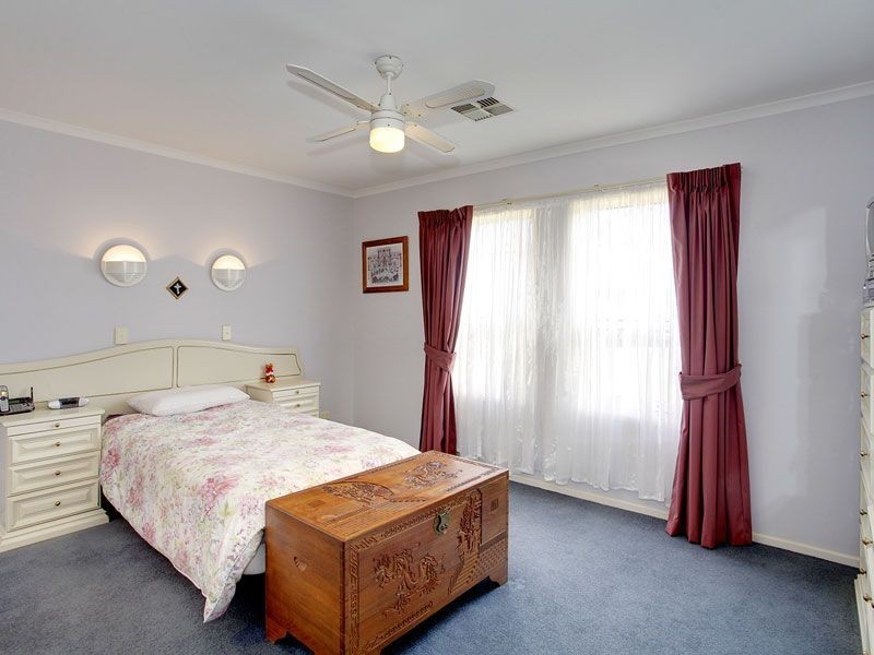 15 Fourth Avenue, Seaton SA 5023