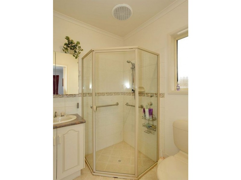 15 Fourth Avenue, Seaton SA 5023