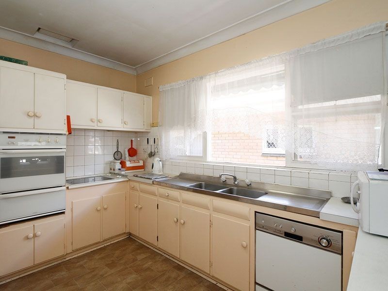 7 Surf Ave, West Beach SA 5024