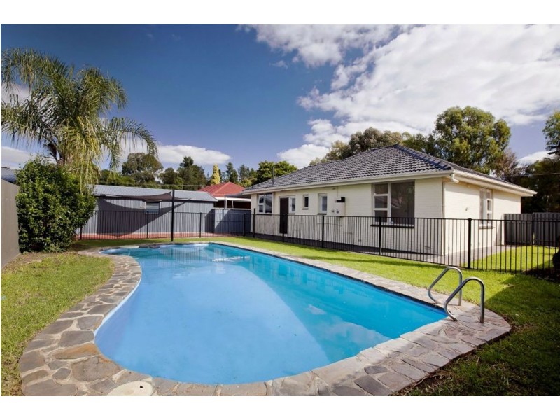3 Andrew Avenue, Campbelltown SA 5074