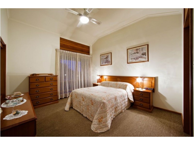 12 Lindsay Street, Vale Park SA 5081