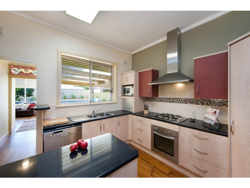 6 Rodgers Avenue, Henley Beach South SA 5022