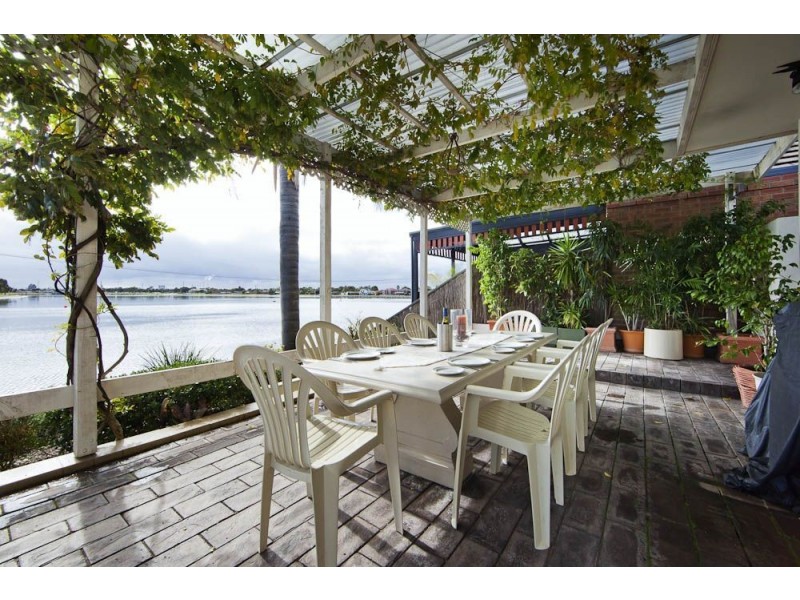 2 Collins Court, West Lakes SA 5021